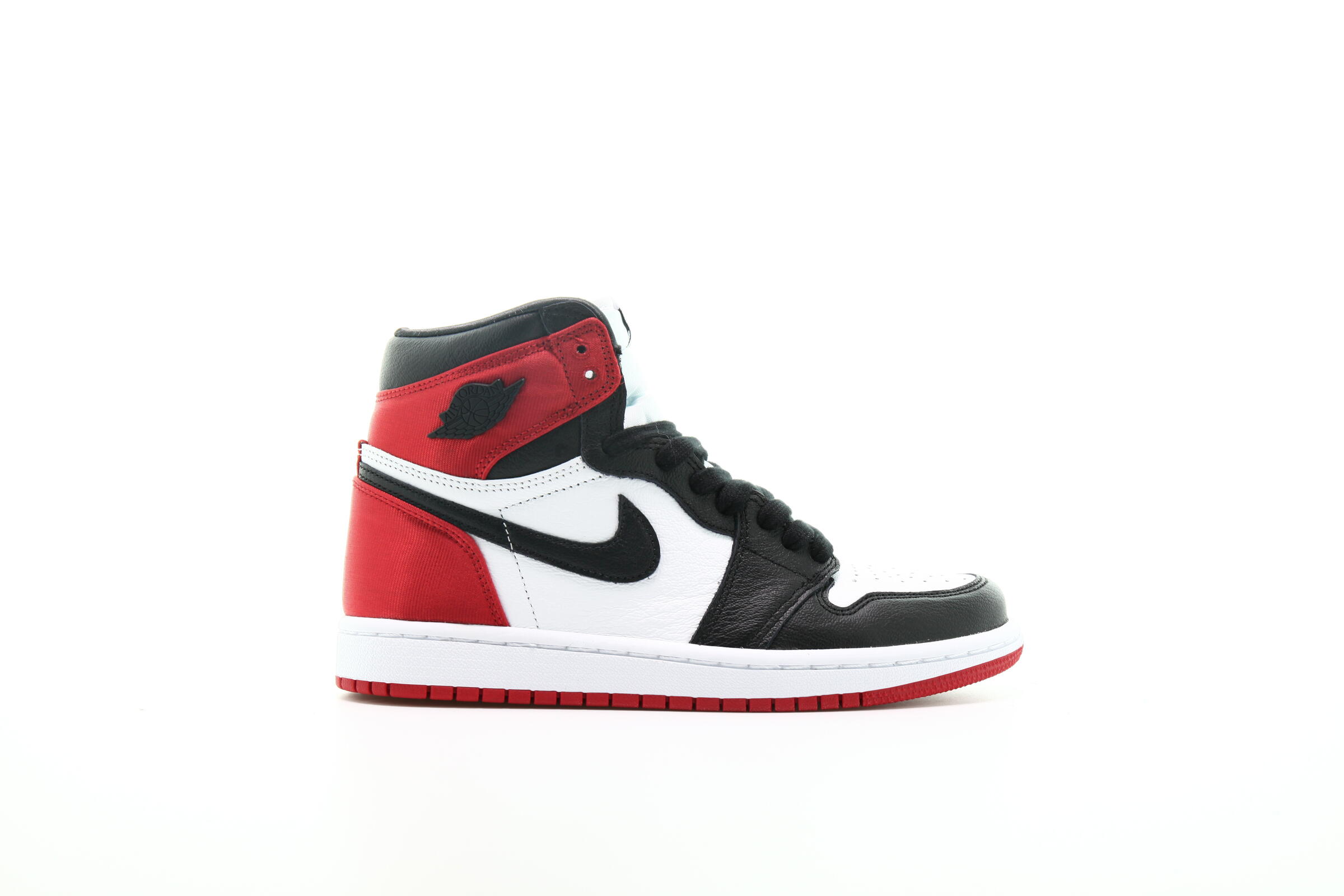 Jordan 1 high og satin black toe best sale